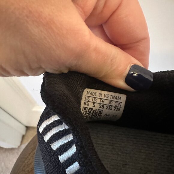 Adidas Swift Run 1.0 Running Shoes - Women's Size 6.5 - Picture 5 of 6